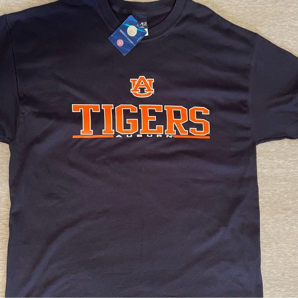 🆕 Auburn Tigers Navy T-Shirt - NWT - Picture 3 of 3